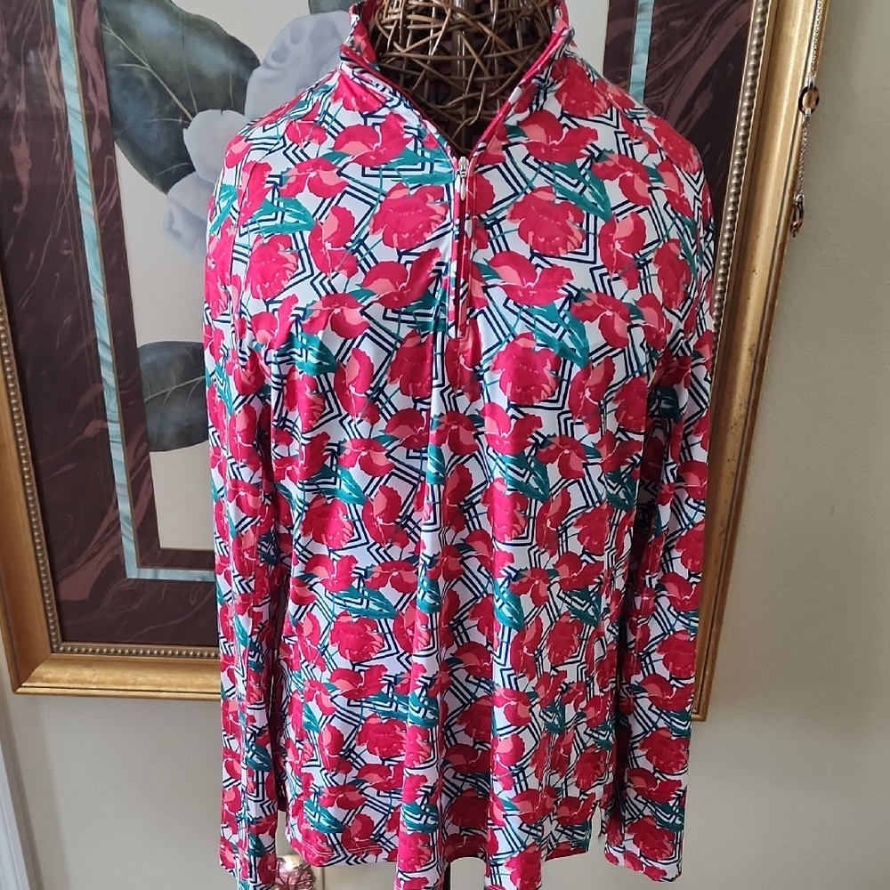 Bermuda Sands floral Print Long Sleeve UPF50 performance Top. Neverworn
